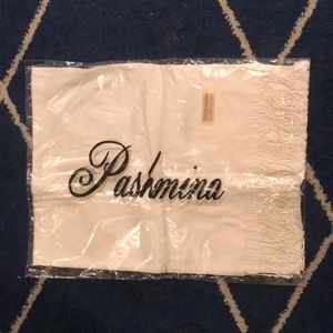 White pashmina wrap ⭐️ Never Opened! NEW! ⭐️